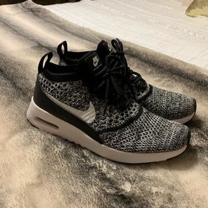 Nike Tennis Shoes size 6.5